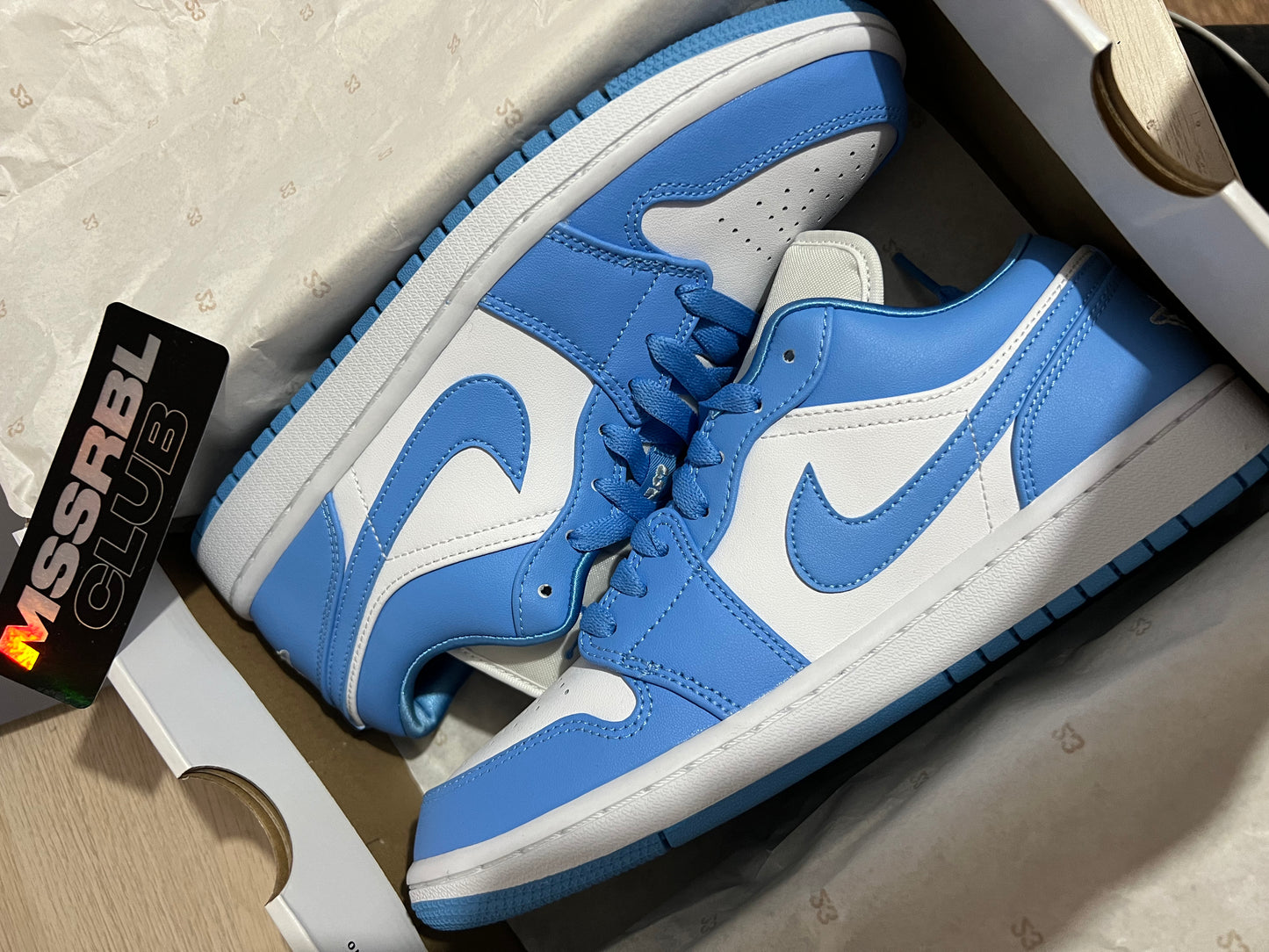 Jordan 1 Low UNC W