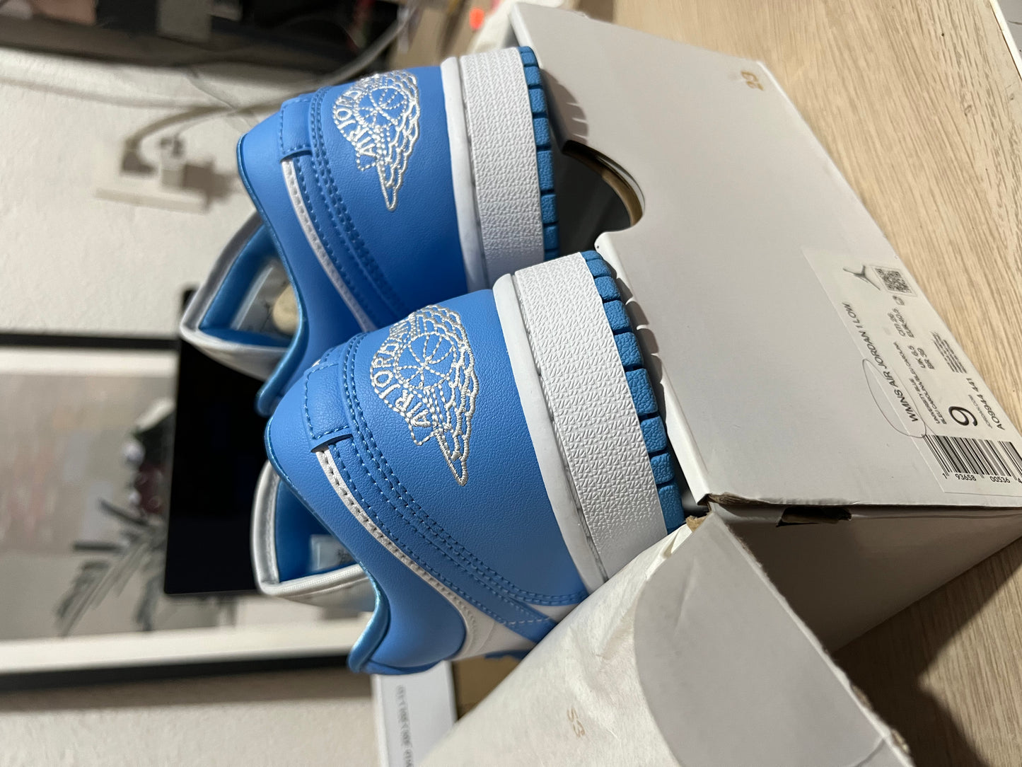 Jordan 1 Low UNC W